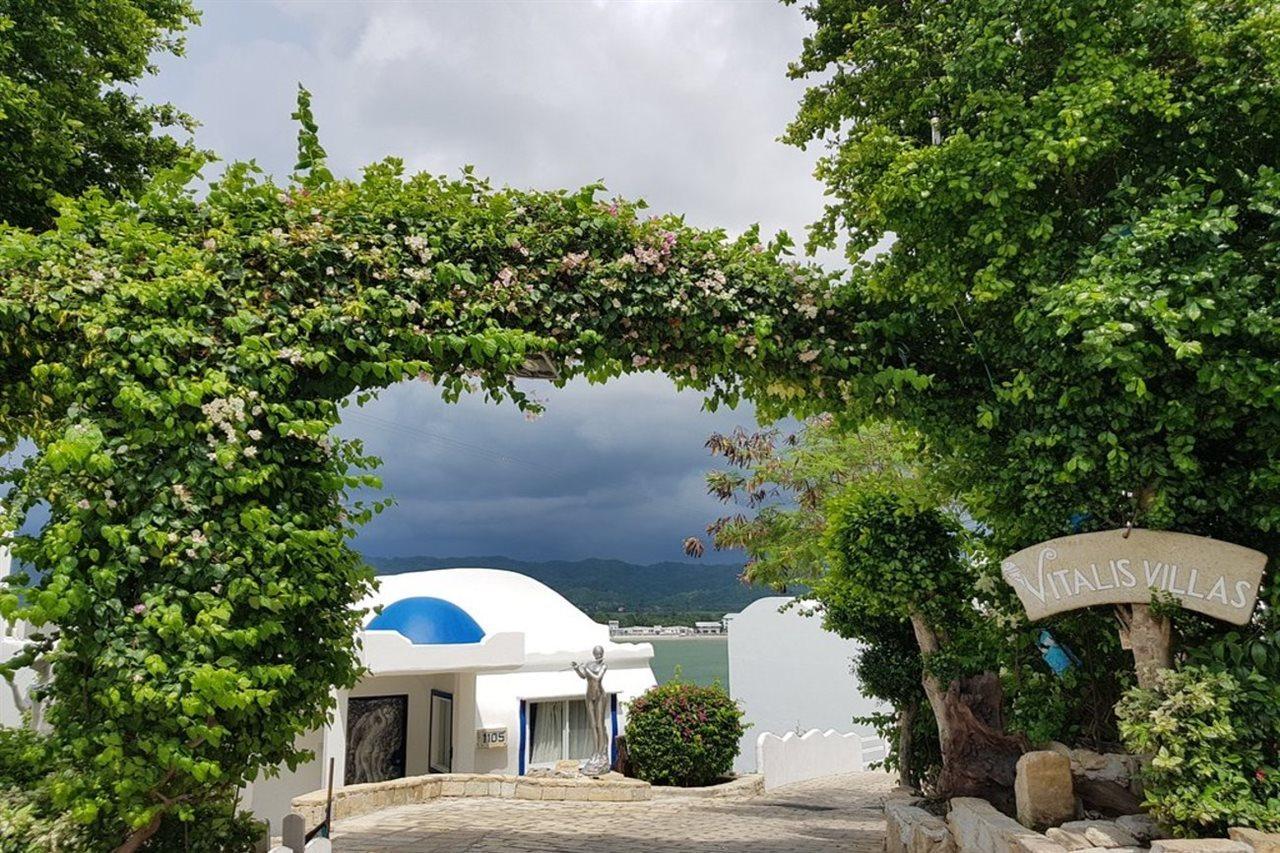 Vitalis Villas Ilocos Екстериор снимка